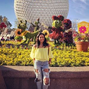 Meet your Posher, Alicia